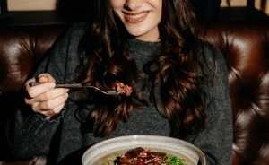 NINE's Restaurant & Sports Bar Restauracja / 1