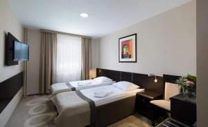 Hotel*** & Restauracja Picaro Żarska Wieś Północ Hotel *** / 0