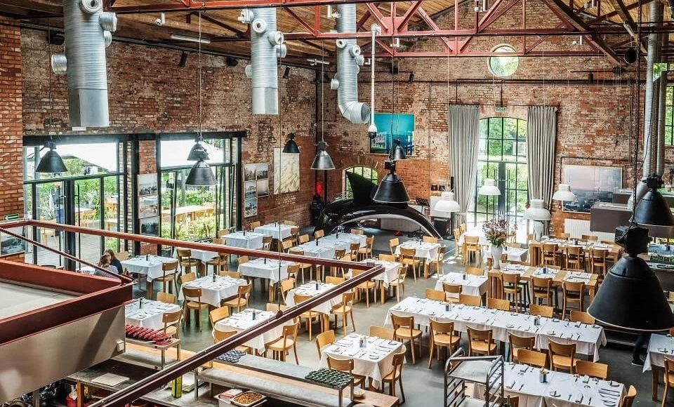 Warszawa Wschodnia by Mateusz Gessler