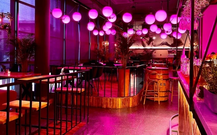 Sale konferencyjne Warszawa - Dzień i Noc Hala Mirowska