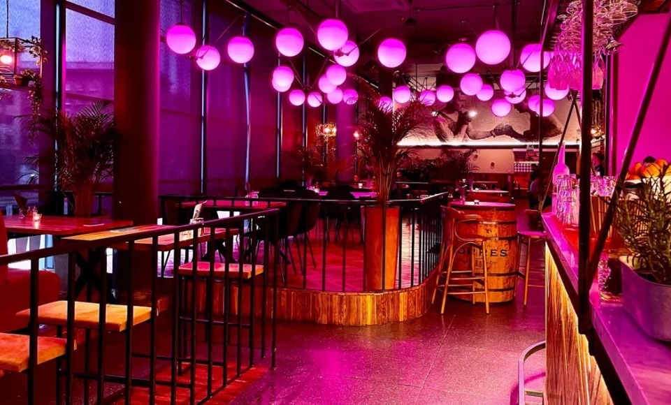 Dzień i Noc Hala Mirowska