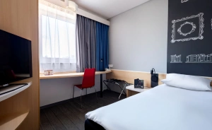 Ibis Poznań Stare Miasto Hotel ** / 1