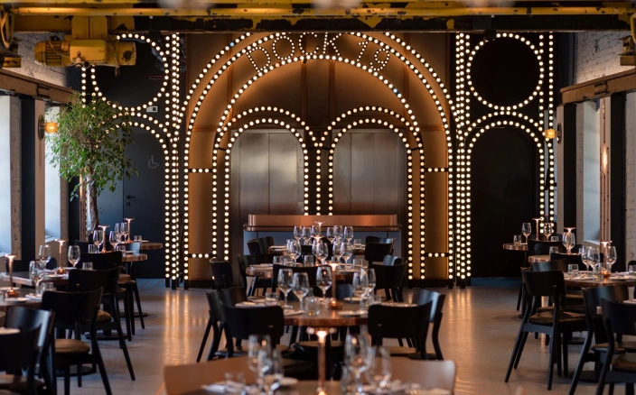 Sale konferencyjne Warszawa - Restauracja DOCK19 by Mateusz Gessler