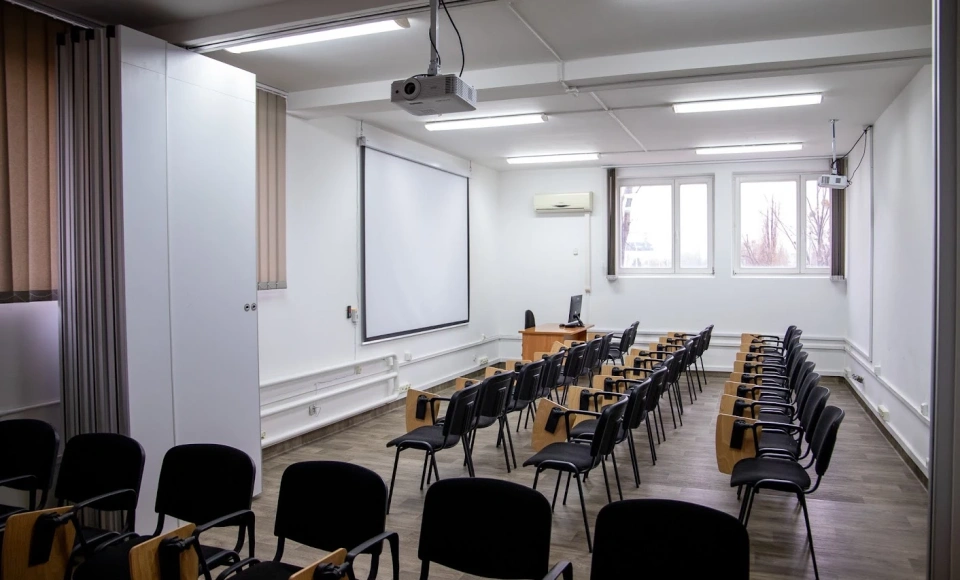 Akademia Humanistyczno Ekonomiczna w Łodzi filia w Warszawie