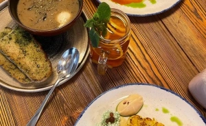 W Szczerym Polu Restauracja / 2