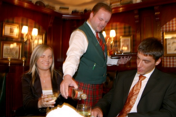 pub-highlander.jpg